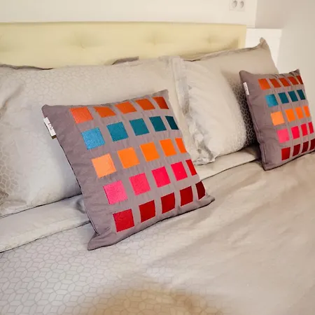 Assia & Nathalie - Luxury Marais Bed & Breakfast Paris
