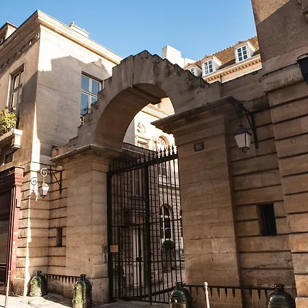 Bed & Breakfast Assia & Nathalie - Luxury Marais 4*