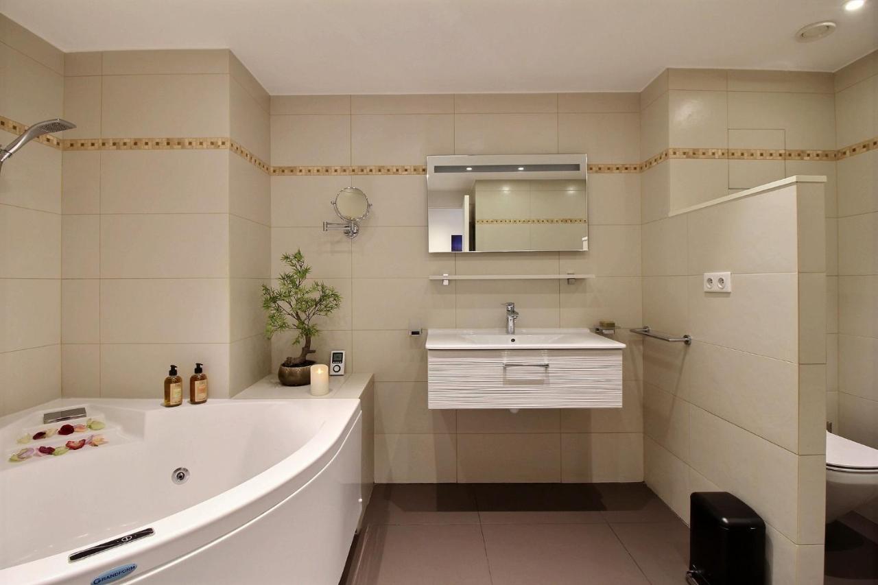 Assia & Nathalie - Luxury Marais Bed & Breakfast Parigi